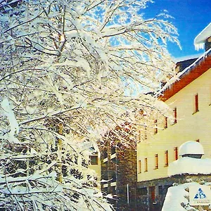  Auberge de jeunesse La Molina Xanascat